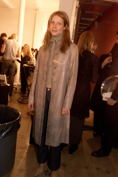 Look 16